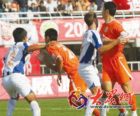  沃特福德锋线集体哑火，大黄蜂遭遇三连败危机