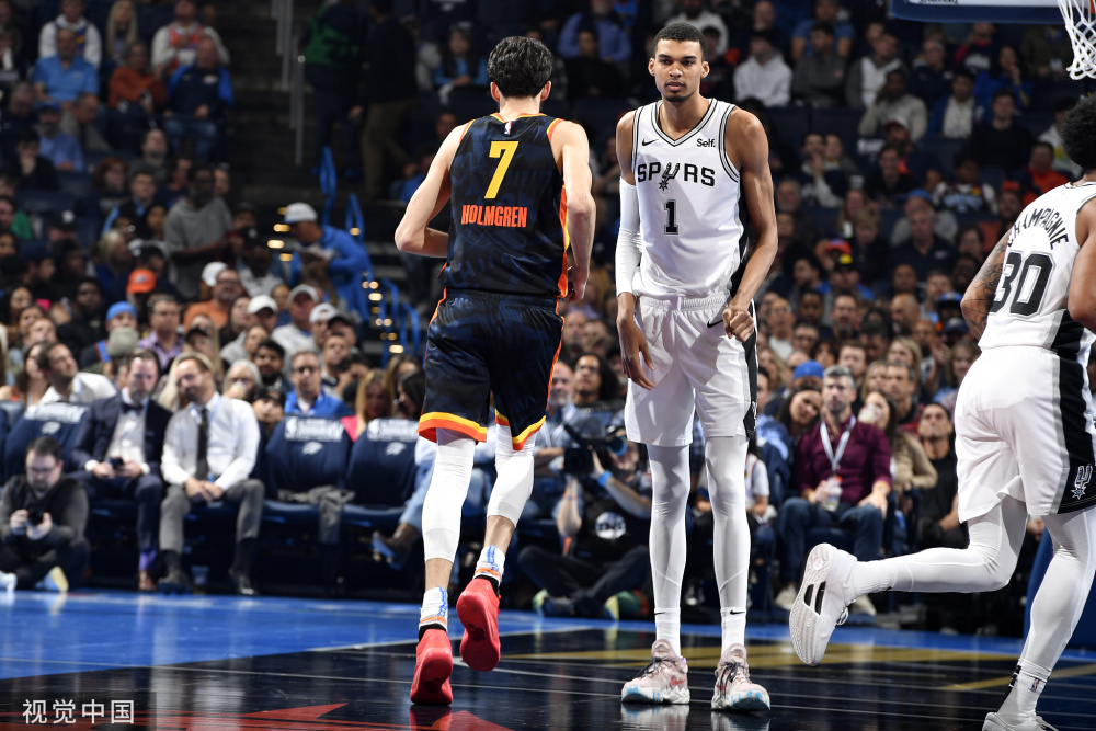  马刺,文班亚马新秀墙首遭封盖考验